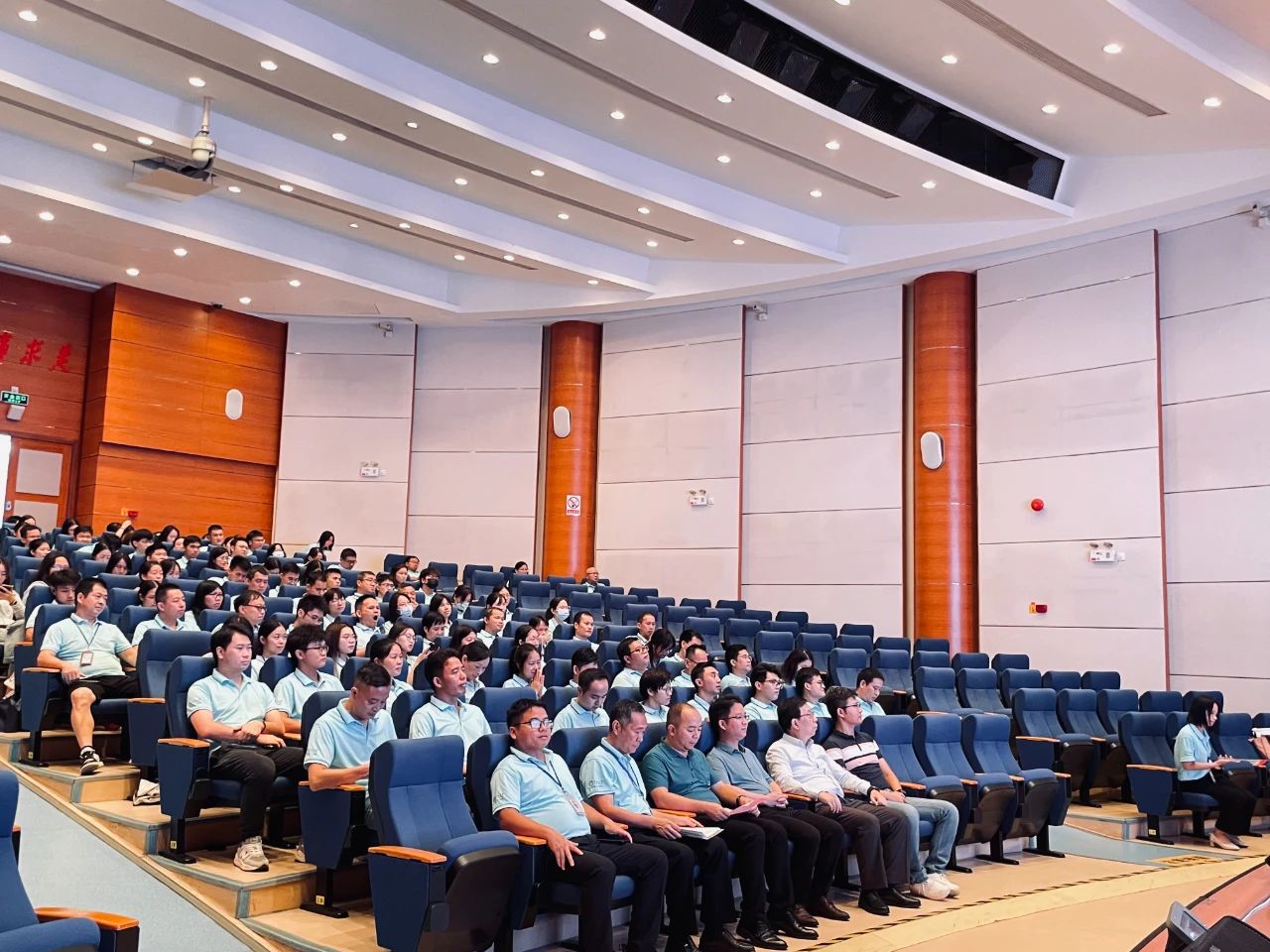 弦歌不辍，万里可期丨江门雅图仕职业技术学校举行2023年教师节表彰大会暨庆祝晚宴