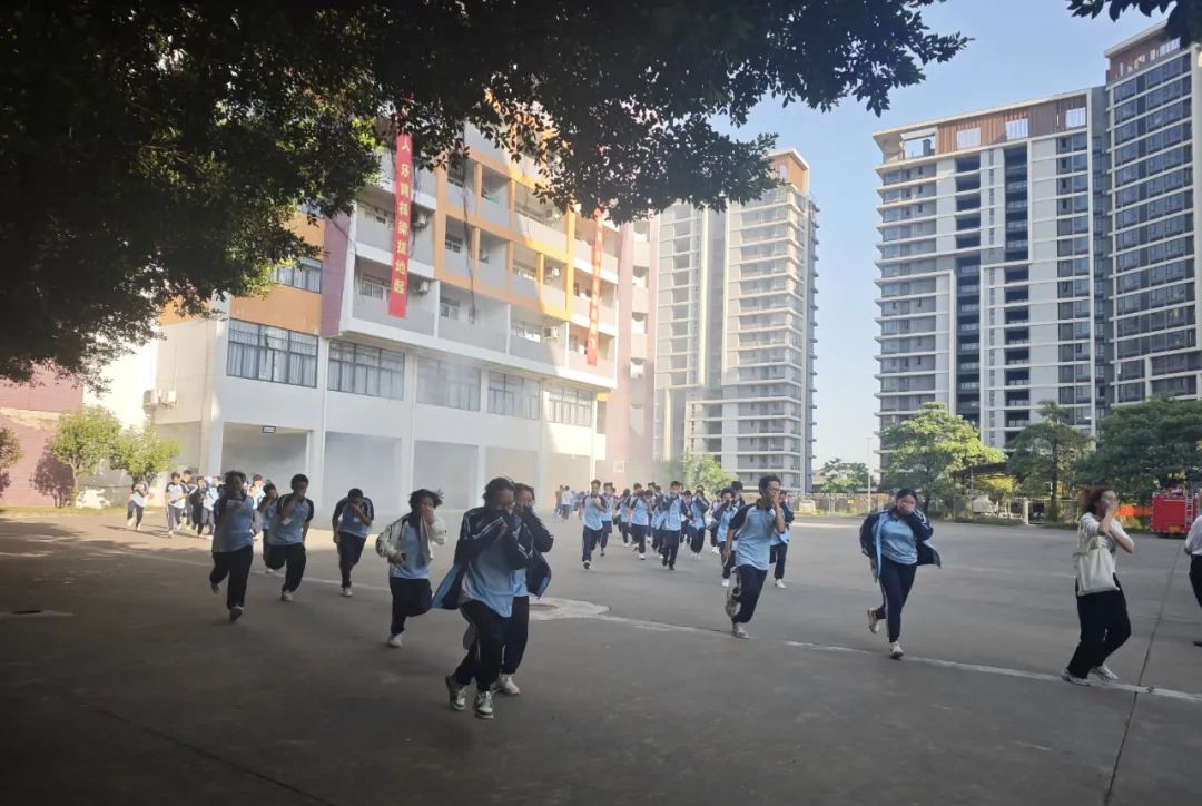 全民消防，生命至上 --- 学校体验式消防安全教育纪实