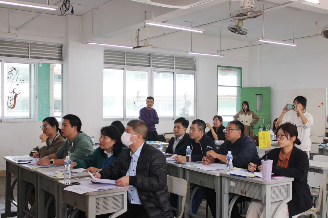 【教学竞赛】学校青年教师说课竞赛亮剑课堂，尽展风采！