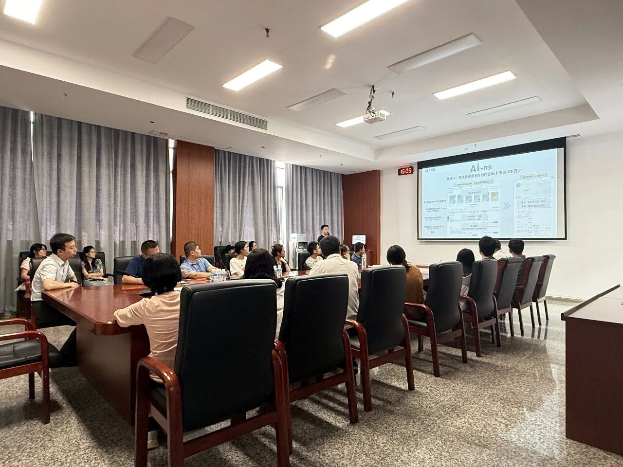 AI赋能作业管理，精准教学再提速 | 我校开展科大讯飞数智作业专题培训