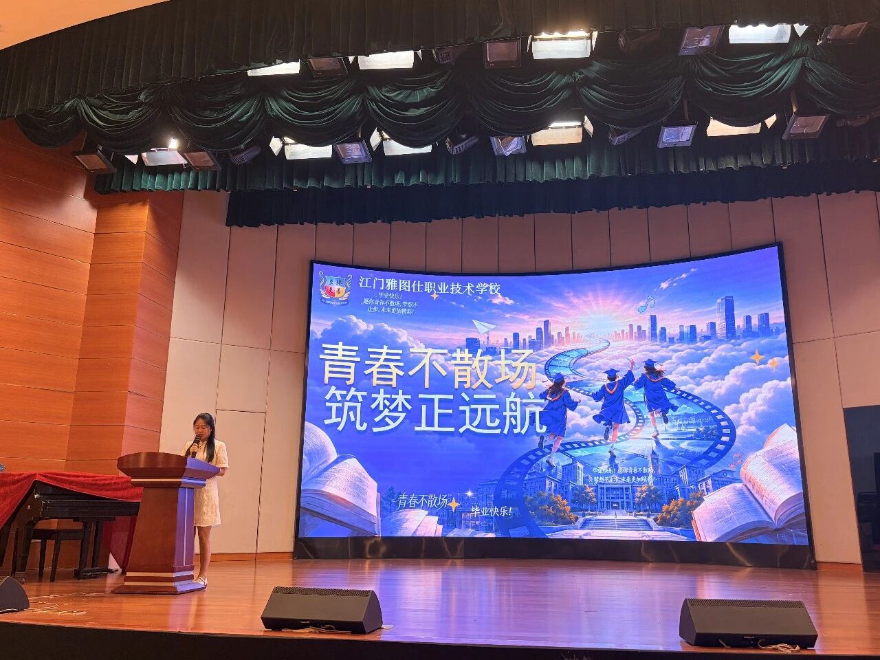 e5d205be49d5d5049e3c2a04106adcfa.jpg